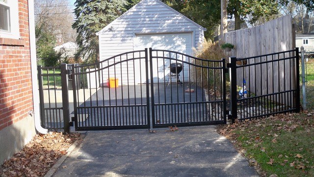 Residential driveway double gate Fort Worth